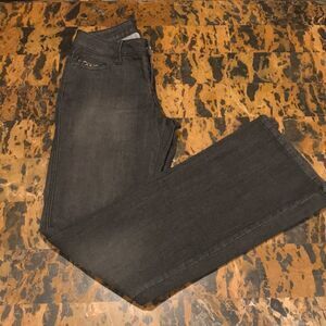 Cache jeans 
